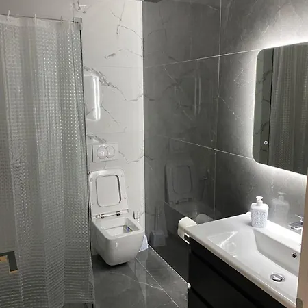 Crist Lägenhet Sarandë